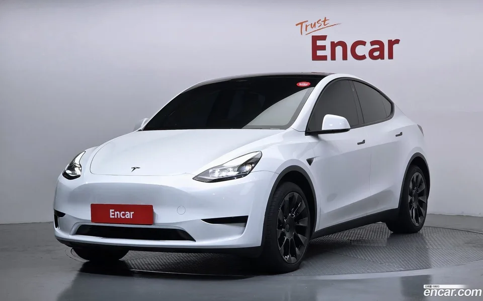 Tesla Model Y 2024