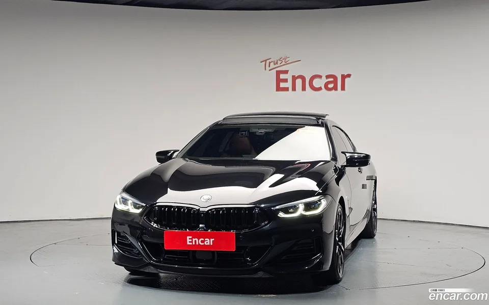 BMW 8 Series M850i xDrive 2023 — миниатюра 3