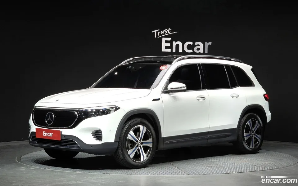 Mercedes-Benz EQB 2023