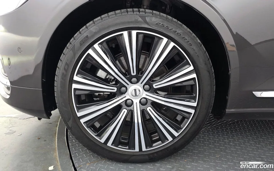 Volvo S90 B5 2023 — миниатюра 2