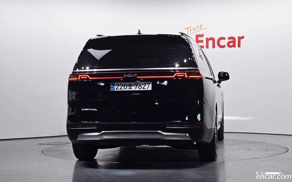 Kia Carnival 9 2023 — thumbnail 4