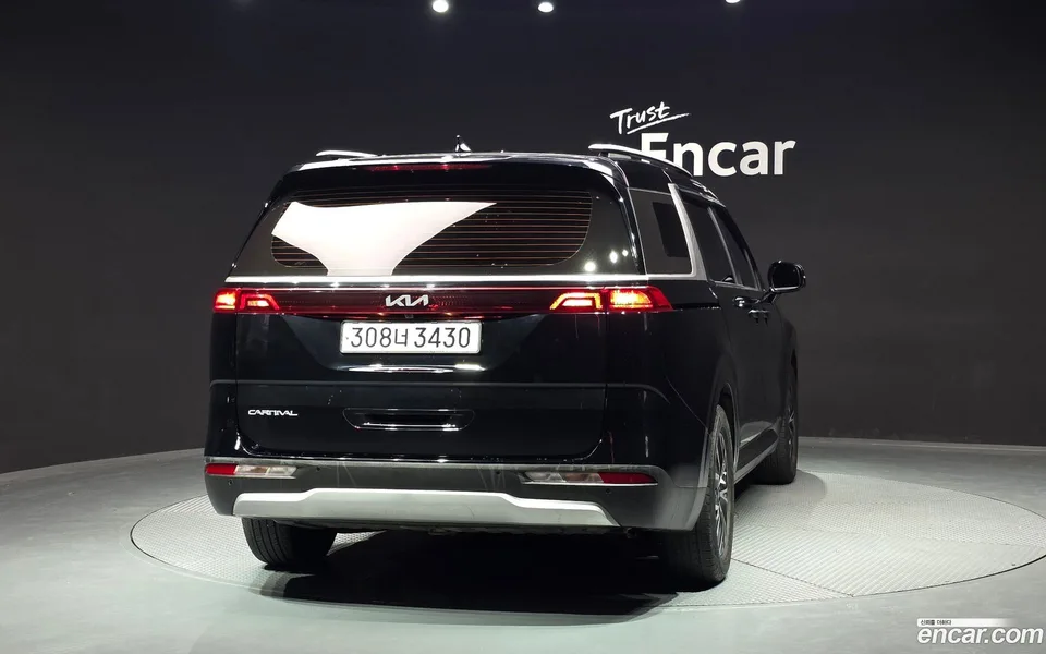 Kia Carnival 9 2022 — thumbnail 4