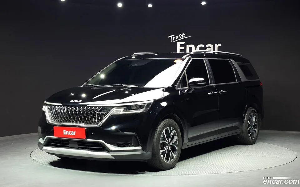 Kia Carnival 9 2022 — photo 1, buy with delivery to Moscow