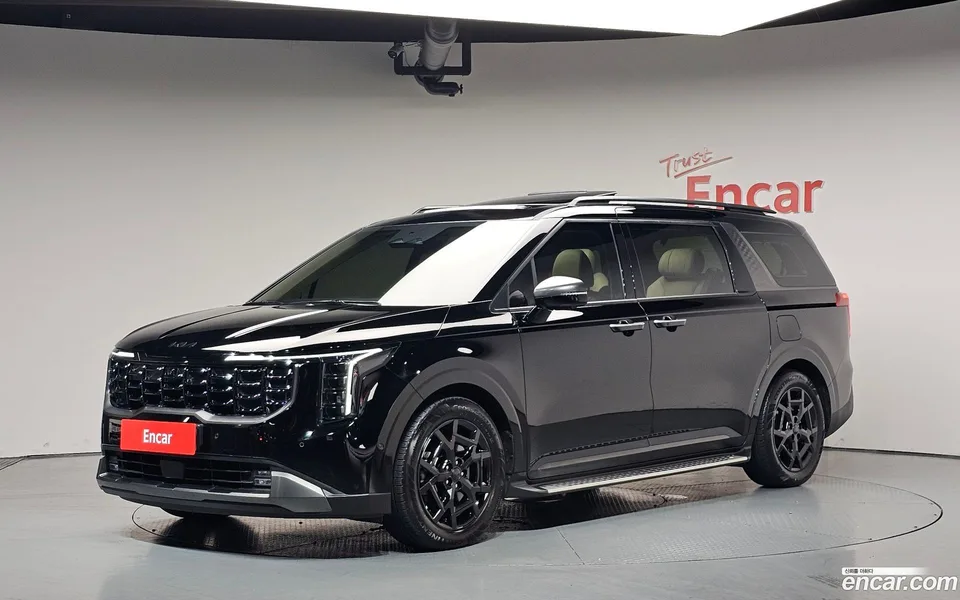Kia Carnival 7 X Line 2025 — photo 1, buy with delivery to Moscow