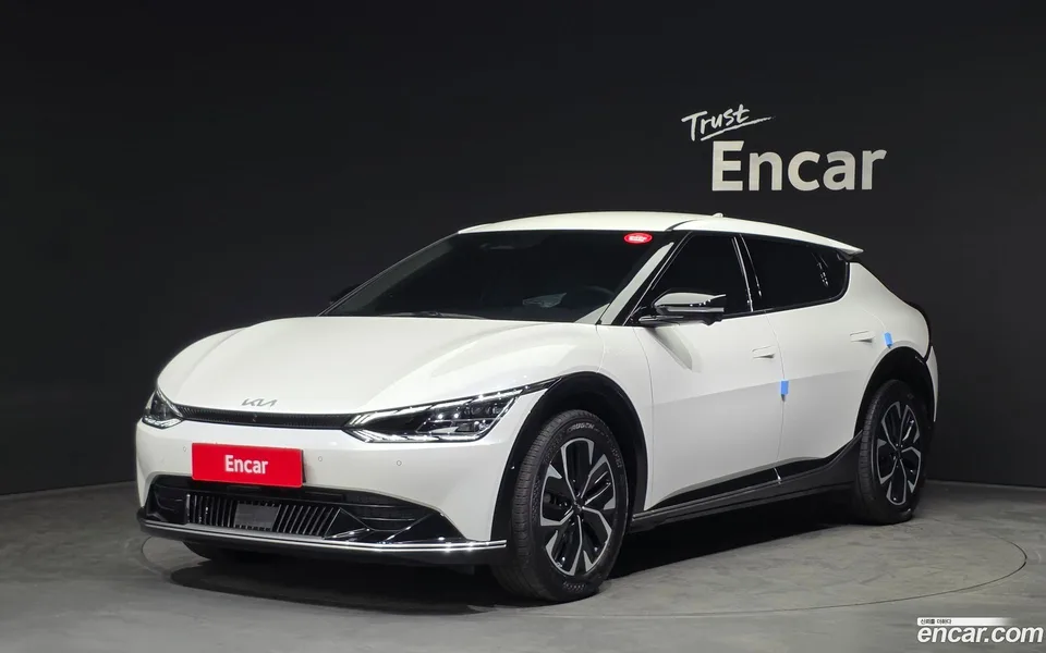 Kia EV6 2023 — photo 1, buy with delivery to Moscow