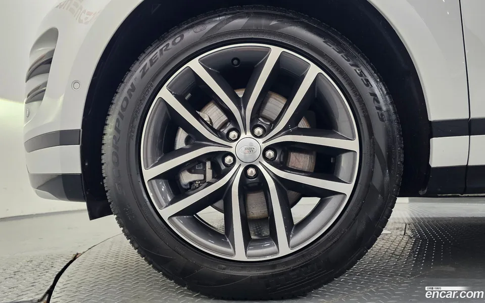 Land Rover Range Rover Evoque P250 SE 2025 — миниатюра 2
