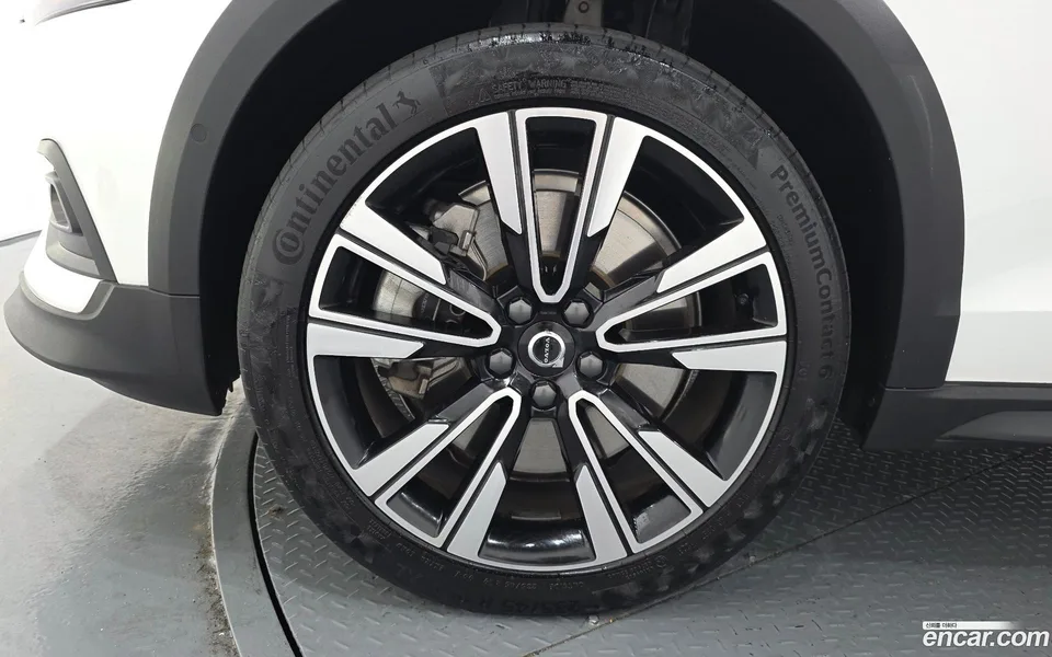 Volvo V60 Cross Country B5 AWD 2023 — thumbnail 5