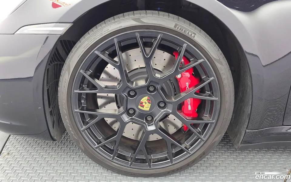Porsche 911 (992) 4 GTS 2024 — thumbnail 2
