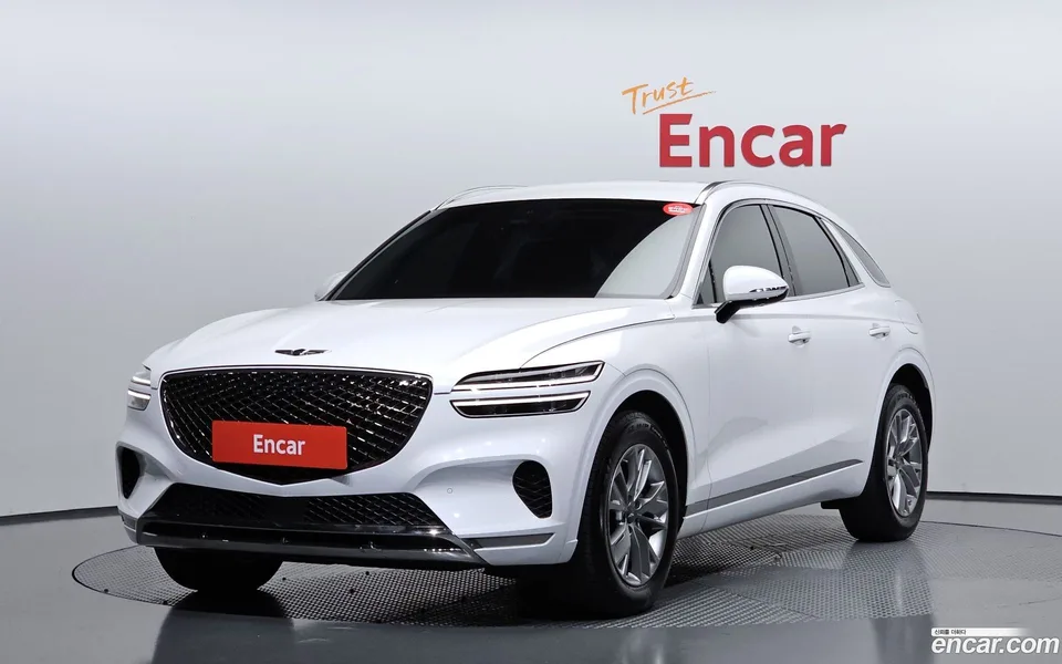 Genesis GV70 2.5T 2WD 2022 — photo 1, buy with delivery to Moscow