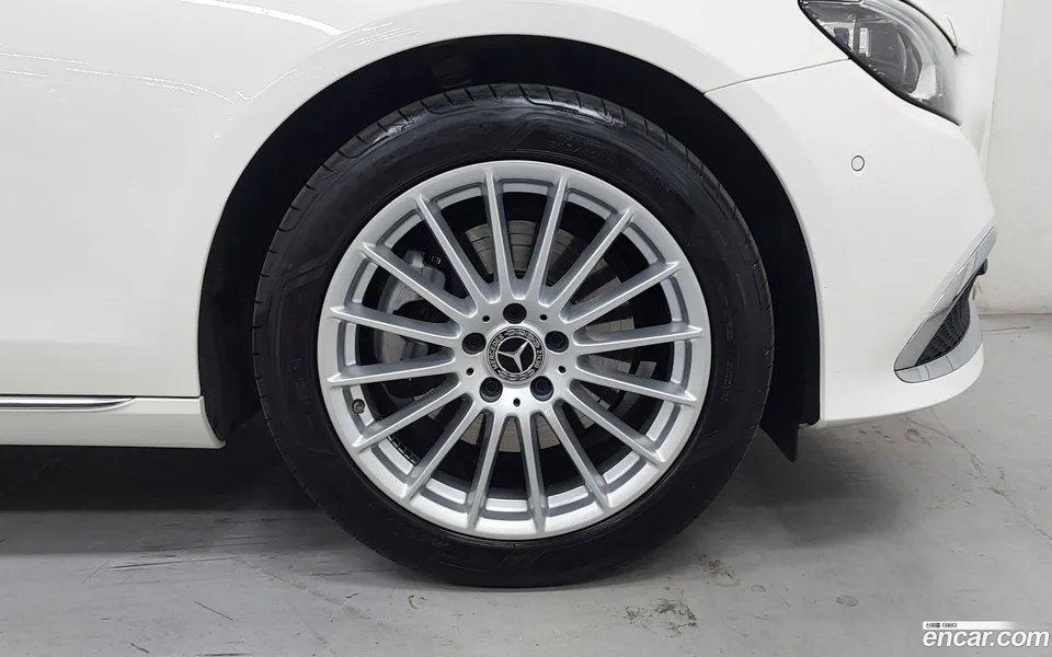 Mercedes-Benz E-Class E250 2022 — thumbnail 2