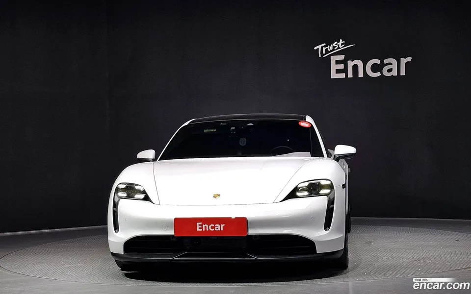 Porsche Taycan 2023 — миниатюра 3