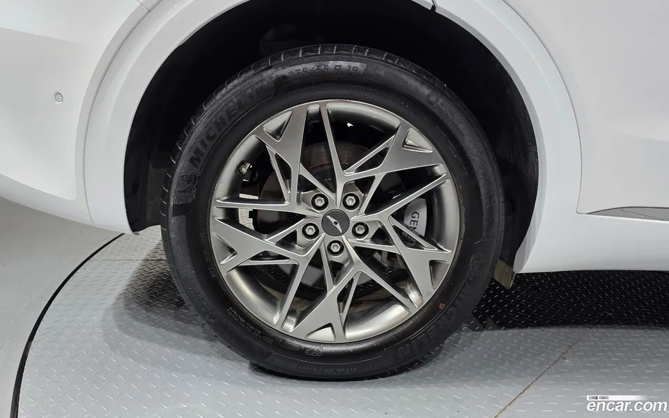 Genesis GV70 2.5T 2WD 2023 — миниатюра 2