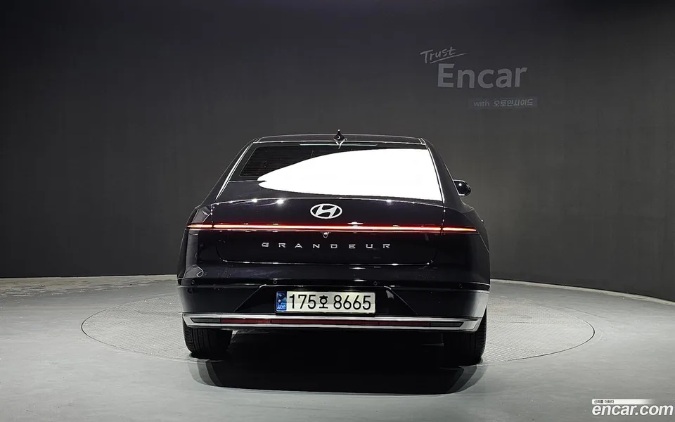 Hyundai Grandeur Hybrid 2023 — thumbnail 4