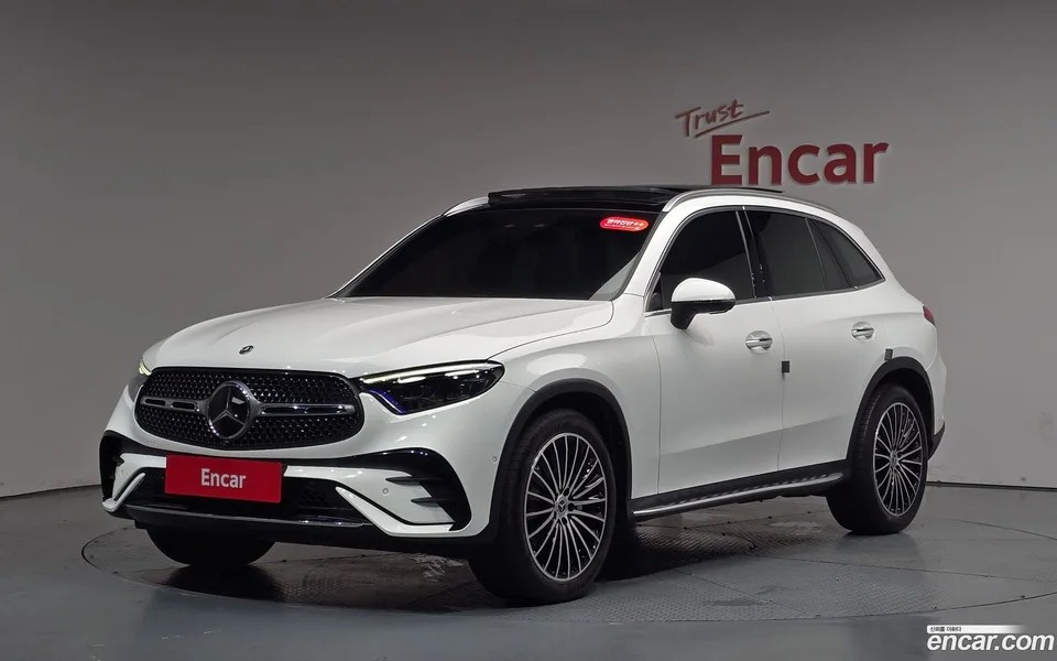 Mercedes-Benz GLC-Class GLC300 4MATIC AMG Line 2024 — фото 1, купить с доставкой в Москву