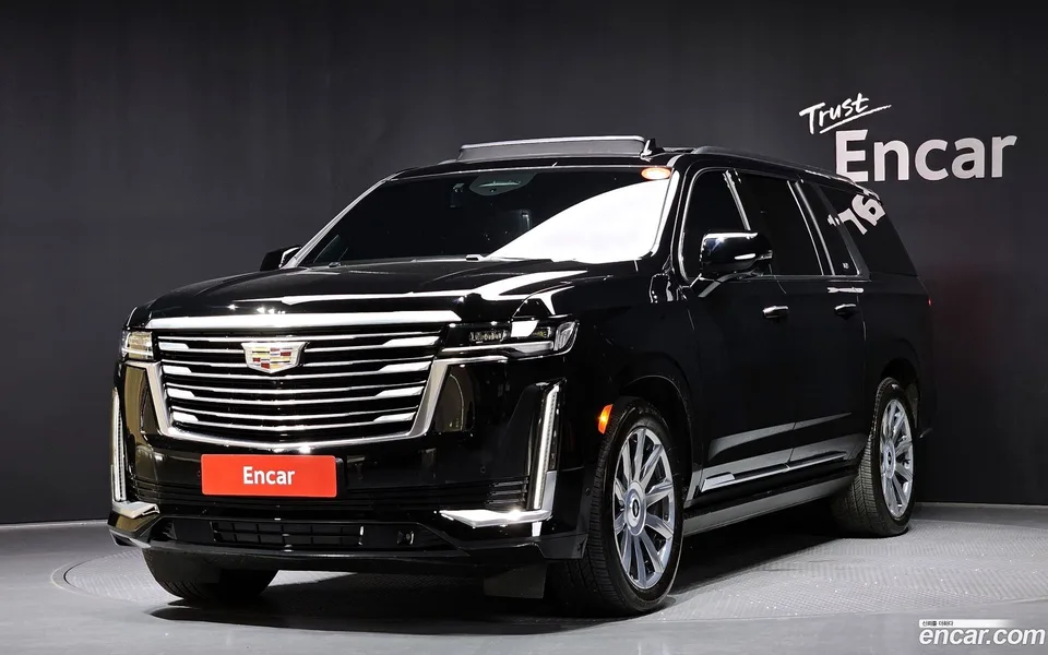 Cadillac Escalade 6.2 ESV 2023 — photo 1, buy with delivery to Moscow
