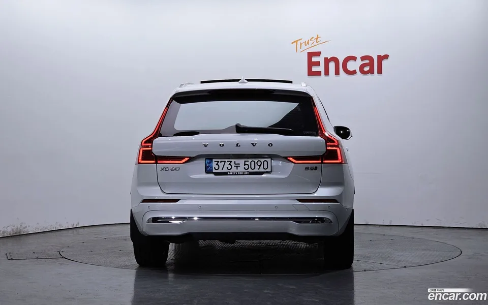 Volvo XC60 B5 2023 — миниатюра 4