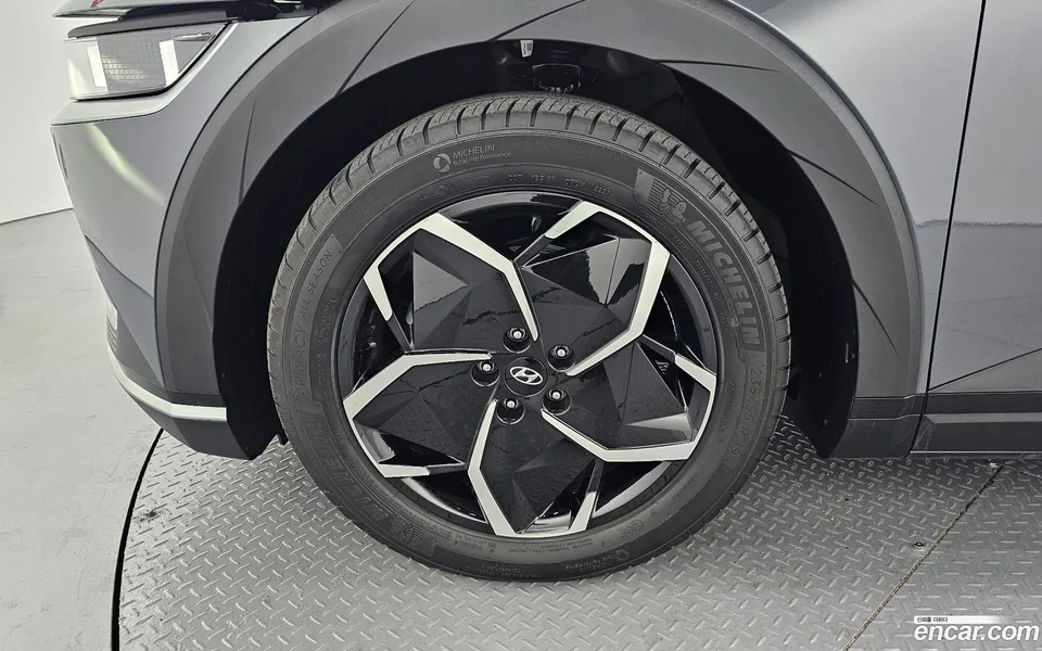 Hyundai Ioniq 5 AWD 2023 — thumbnail 2