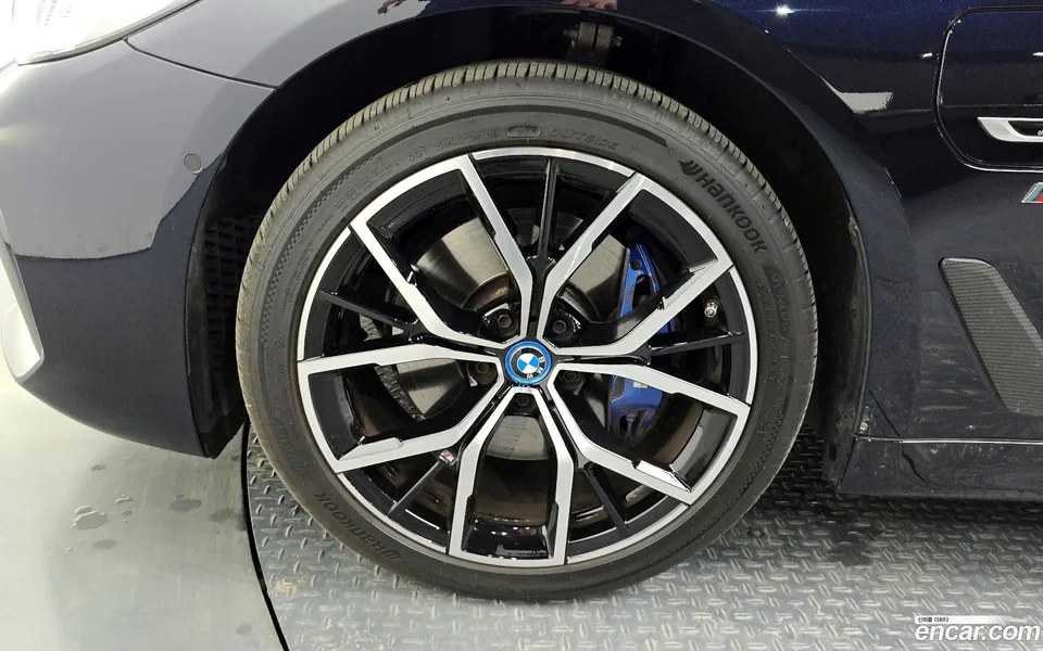 BMW 5 Series 530e M 2023 — миниатюра 2
