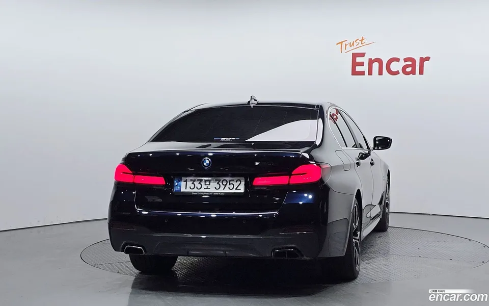 BMW 5 Series 530e M 2023 — миниатюра 4