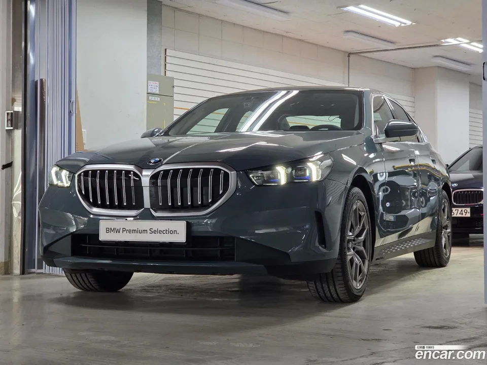 BMW 5 Series 2025