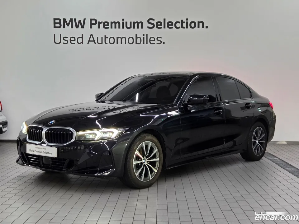 BMW 3 Series 320i 2023 — photo 1, buy with delivery to Moscow