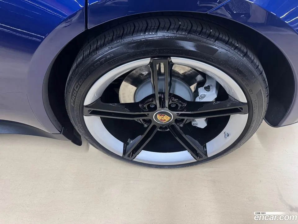 Porsche Taycan 4S 2023 — миниатюра 2