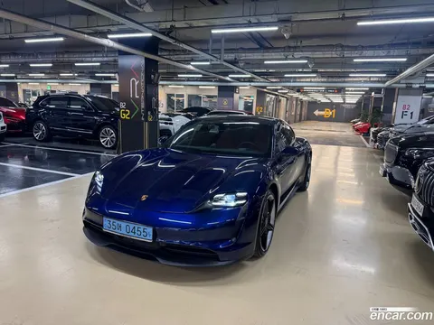 Porsche Taycan 2023 buy in Moscow