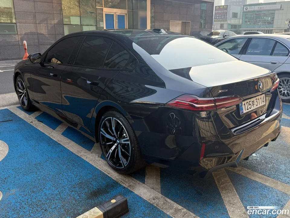 BMW 5 Series 530i xDrive M 2026 — миниатюра 2