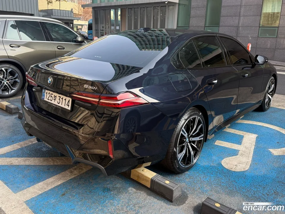 BMW 5 Series 530i xDrive M 2026 — миниатюра 3
