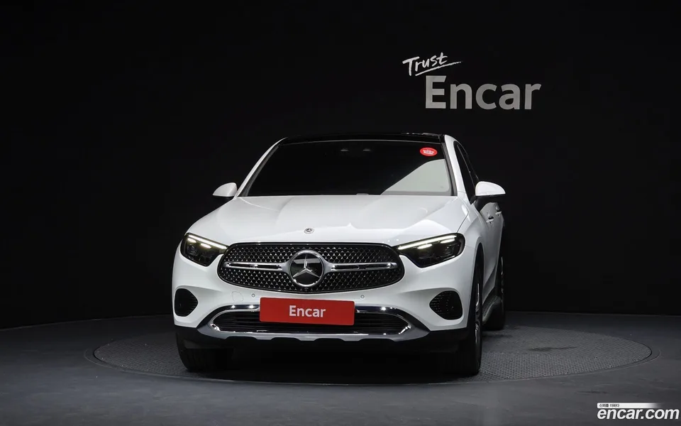Mercedes-Benz GLC-Class GLC300 4MATIC 2025 — thumbnail 3