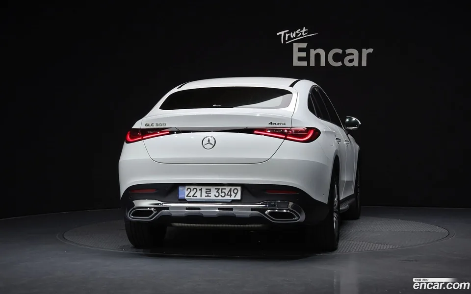 Mercedes-Benz GLC-Class GLC300 4MATIC 2025 — thumbnail 4