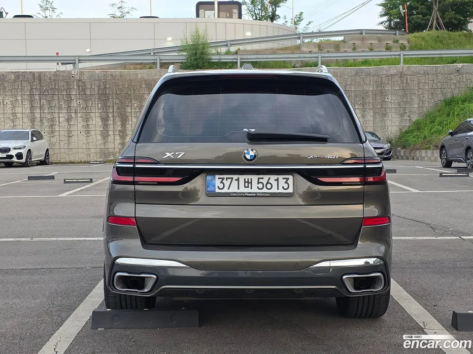 BMW X7 xDrive 40i M 7 2025 — миниатюра 4
