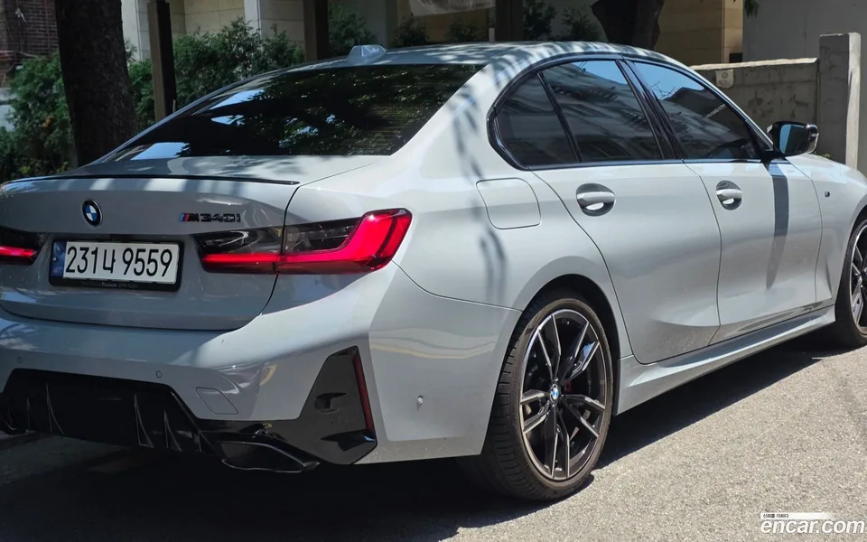 BMW 3 Series M340i 2024 — thumbnail 2