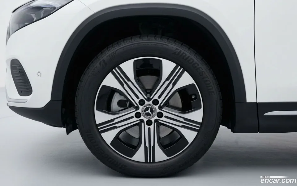 Mercedes-Benz EQA EQA250 2025 — thumbnail 2