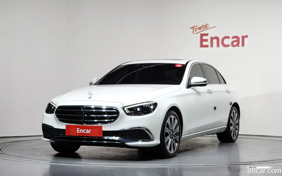 Mercedes-Benz E-Class 2022