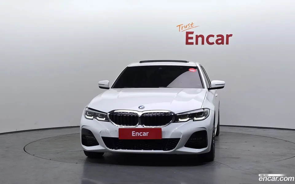 BMW 3 Series 320i M 2022 — thumbnail 3