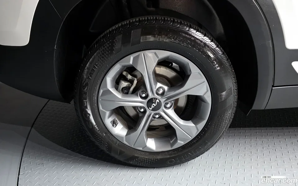 Kia Seltos 1.6 2WD 2024 — миниатюра 2