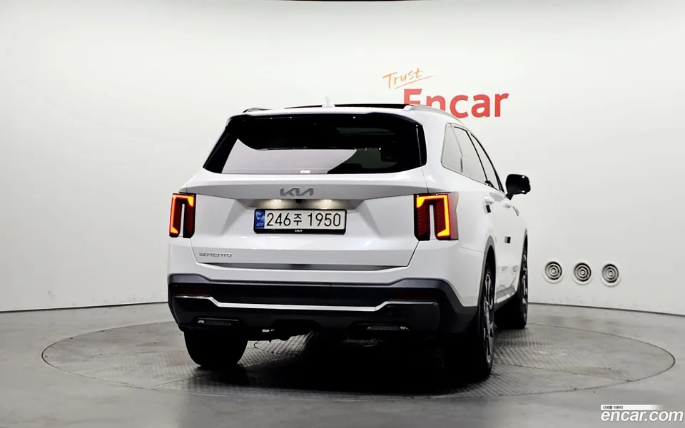 Kia Sorento 2.5T 2WD 2023 — thumbnail 4
