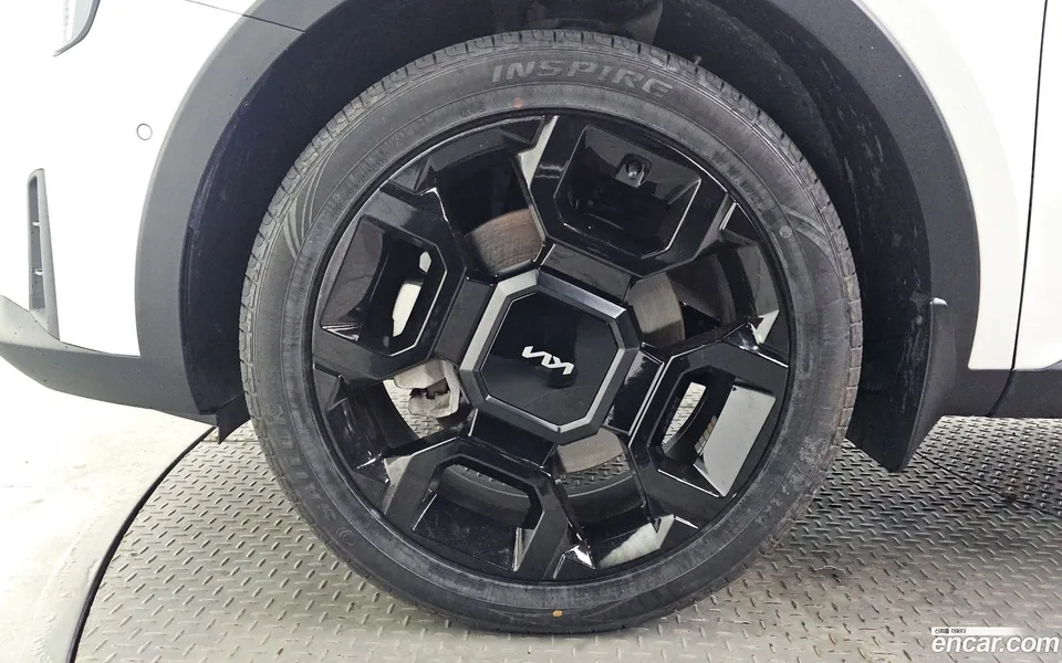 Kia Sorento 2.5T 2WD 2023 — thumbnail 5
