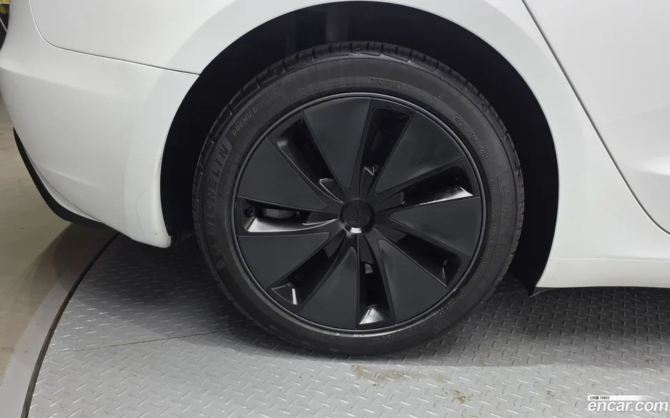 Tesla Model 3 AWD 2024 — миниатюра 2