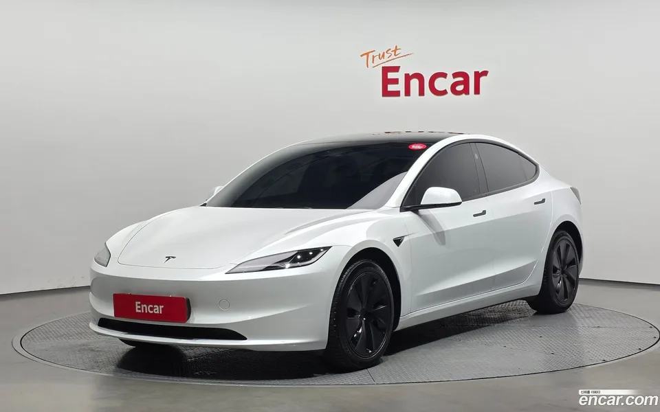 Tesla Model 3 2024