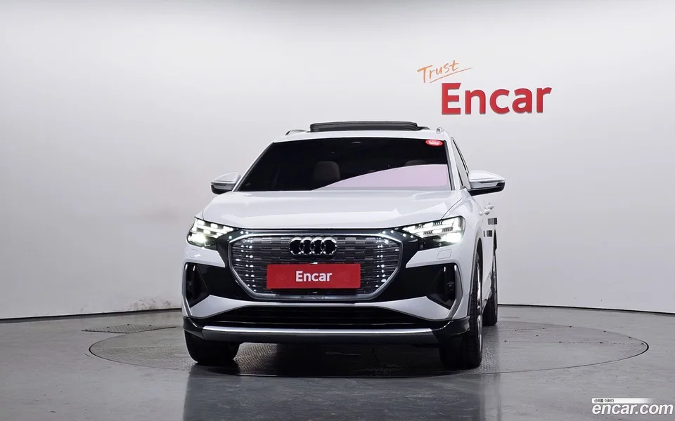 Audi Q4 e-tron 45 2025 — миниатюра 3