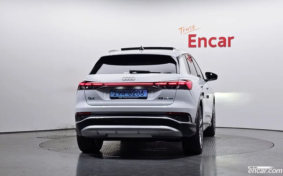 Audi Q4 e-tron 45 2025 — миниатюра 4