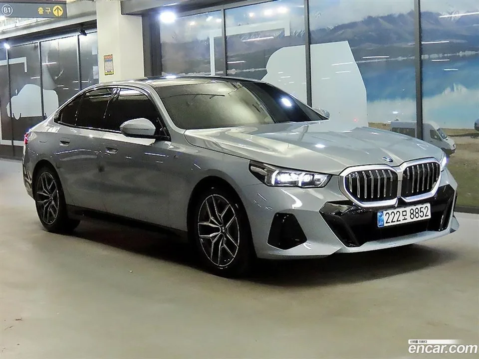 BMW 5 Series 520i M 2025 — photo 1, buy with delivery to Moscow