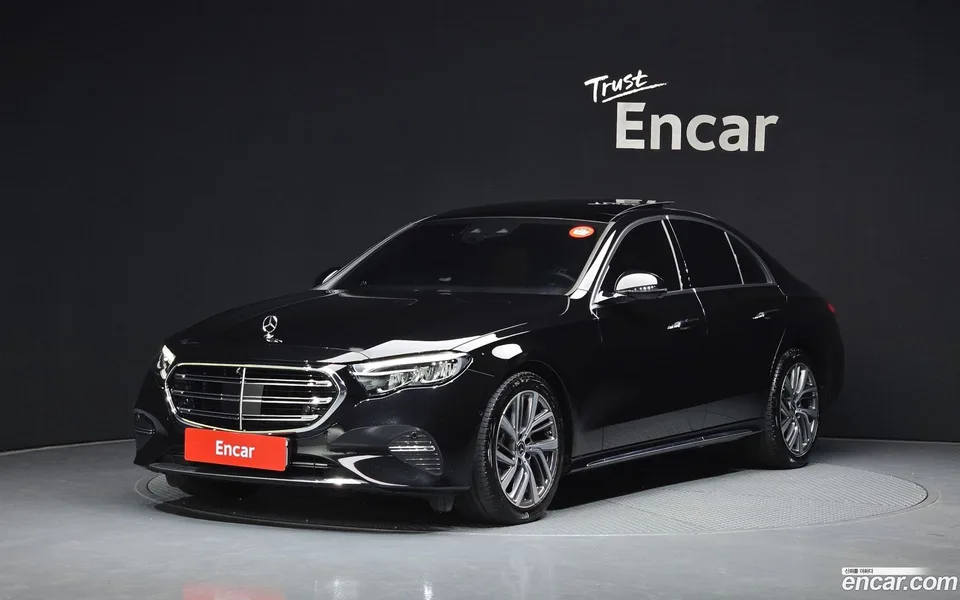 Mercedes-Benz E-Class 2024