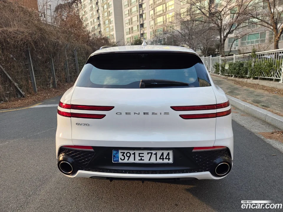Genesis GV70 2.5T 2WD 2022 — thumbnail 4
