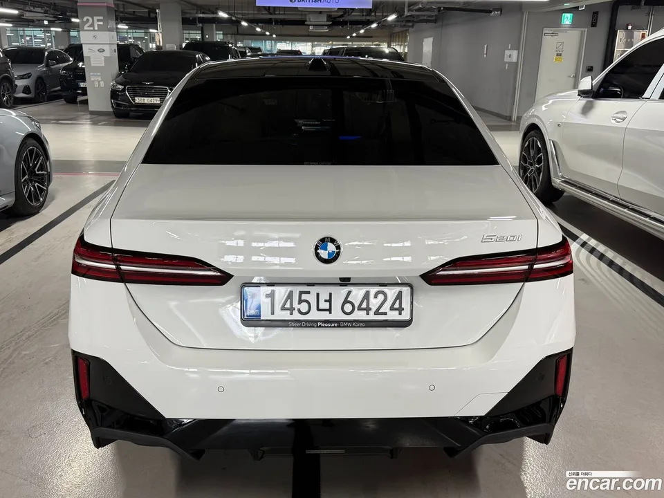 BMW 5 Series 520i M 2026 — thumbnail 3