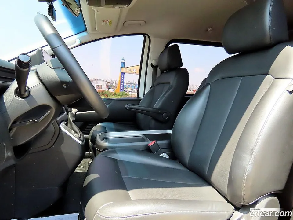 Hyundai Staria 5 2022 — thumbnail 2