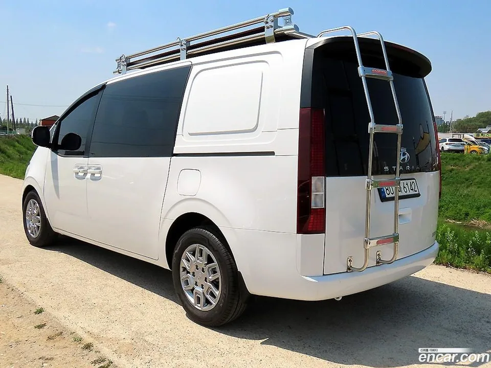 Hyundai Staria 5 2022 — thumbnail 3