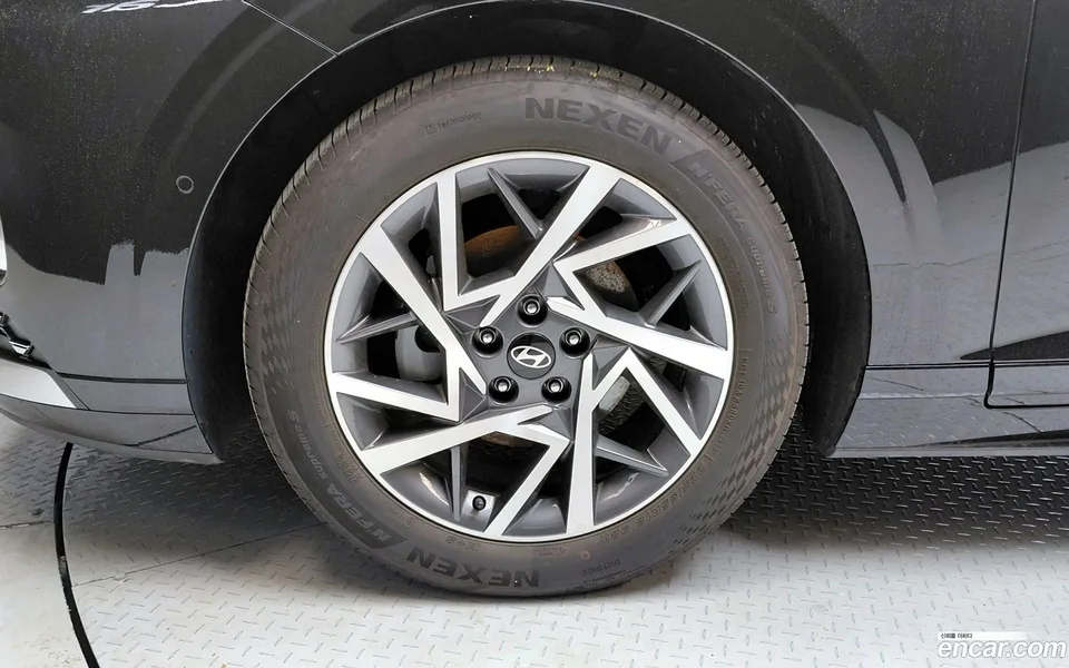 Hyundai Grandeur Hybrid 2023 — thumbnail 2